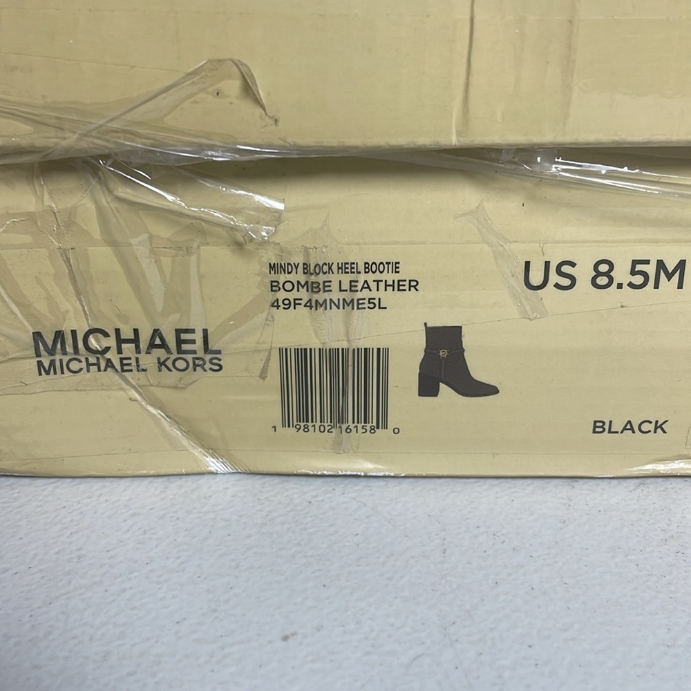 MICHAEL KORS OUTLET
Mindy Leather Ankle Boot
Women’s size 8.5 M - Picture 3 of 8